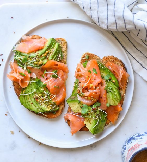 Delicious Smoked Salmon and Avocado Toast Recipe: A Perfect Breakfast Delight